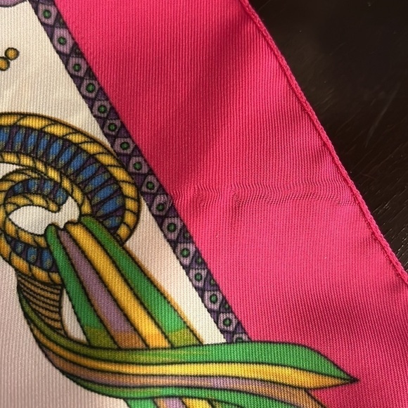 SCARF square colorful and elegant, floral print, quality polyester 31”x31” - Picture 8 of 10